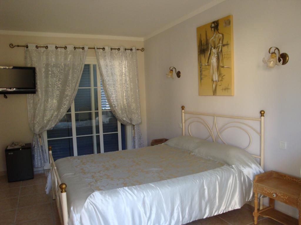 Hotel Camparellu Galeria  Buitenkant foto